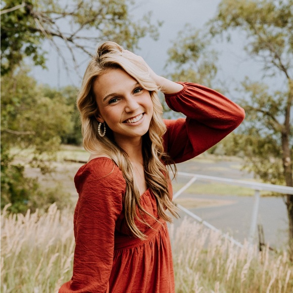 Meet your Posher, Ashlyn - Picture 1 of 1